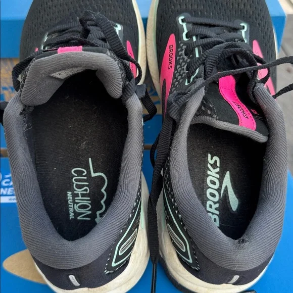Brooks Women's Athletic Shoes - Black and Pink - Picture 6 of 6